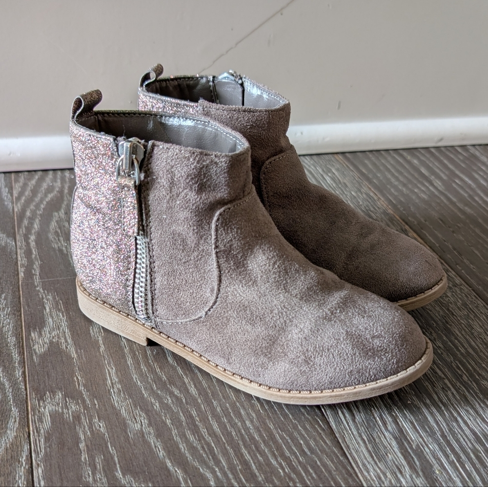 3/$15 - Harper Canyon Brown Suede Ankle Boots with Glitter Size 9